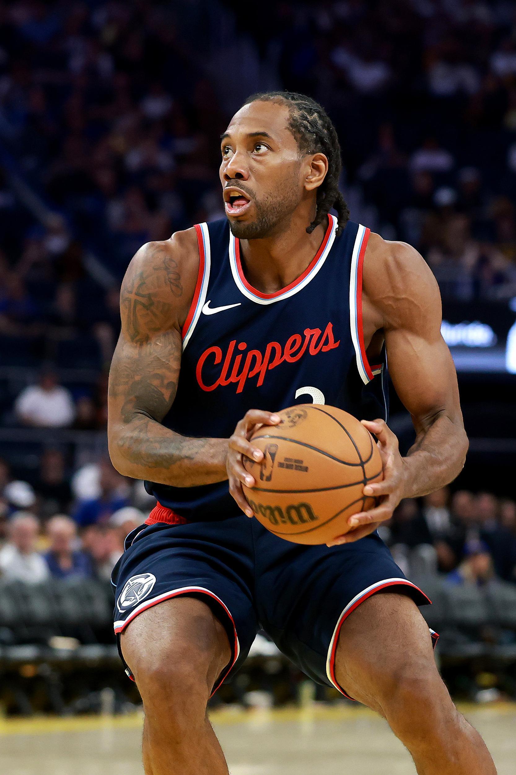 联盟高管:湖人2019年没签下伦纳德,简直是躲过一劫